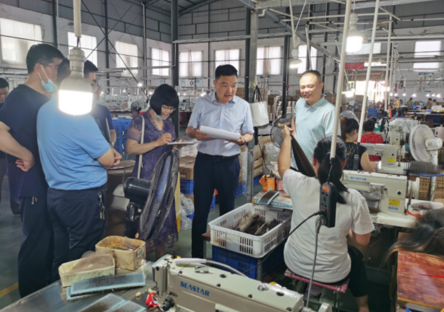 【调研指导】落实就业帮扶政策 让脱贫户在家门口就能就业