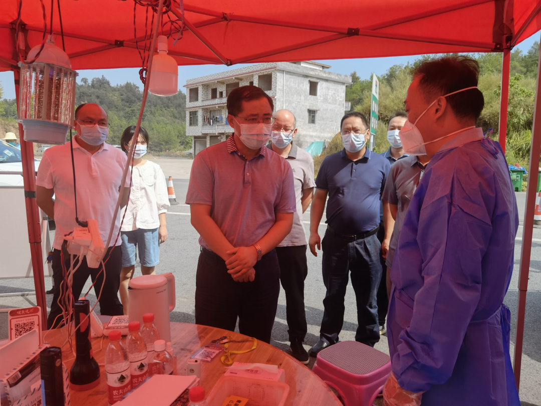 肖平深入邵阳西高速出入口和区防疫隔离点督导疫情防控工作