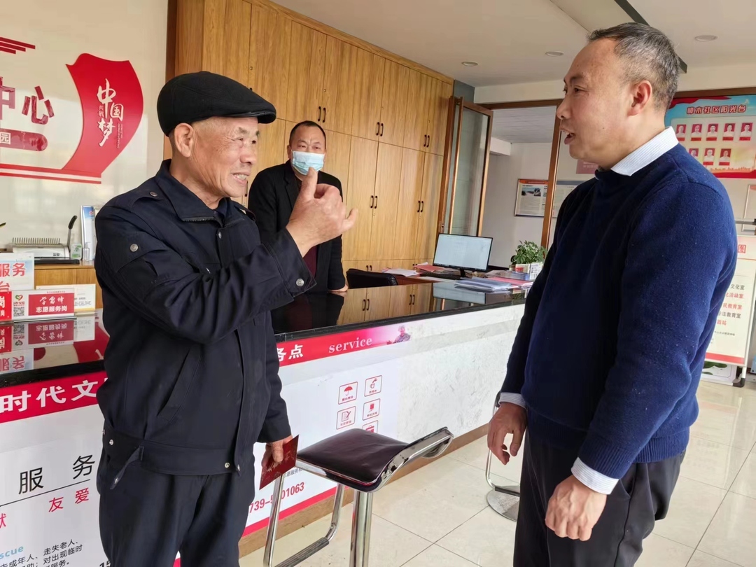 吴小明到茶元头街道走访慰问困难党员和困难群众
