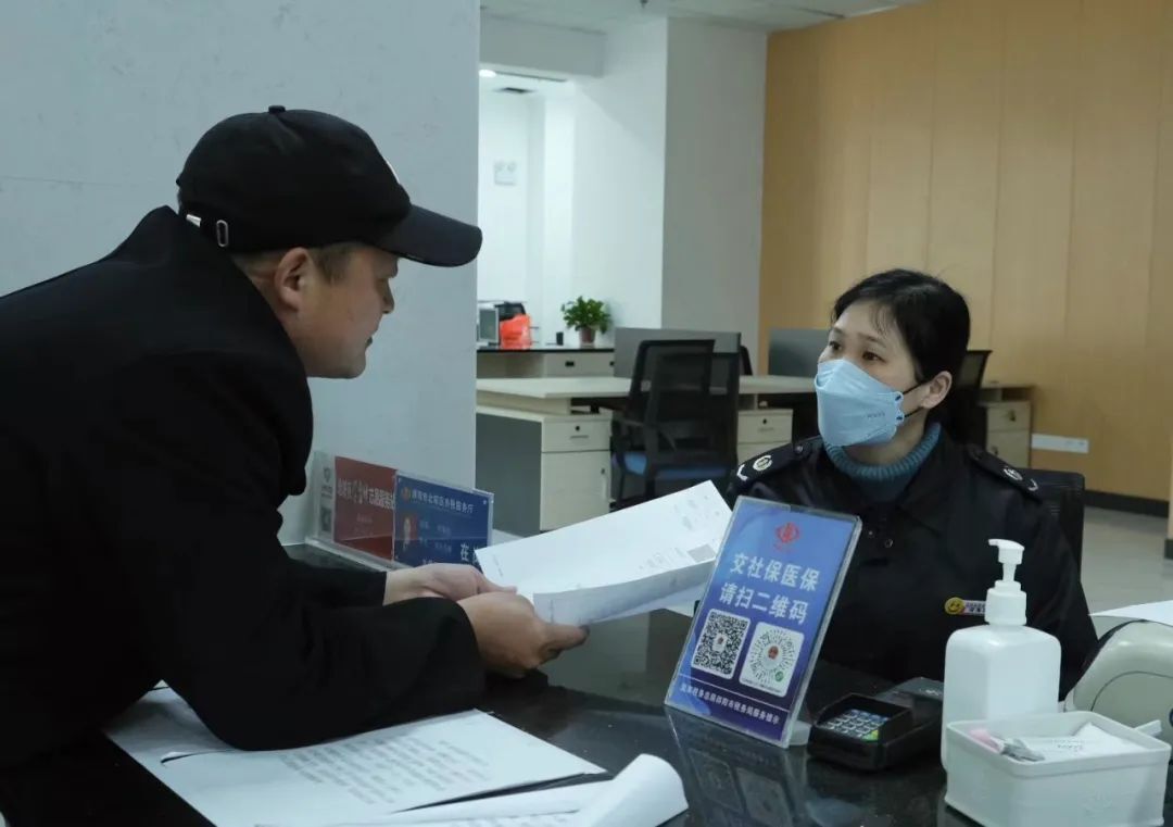 北塔区政务服务中心：节后复工新气象 为民服务“暖洋洋”