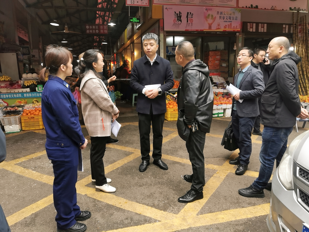 胡平到商贸流通领域重点企业进行实地调研