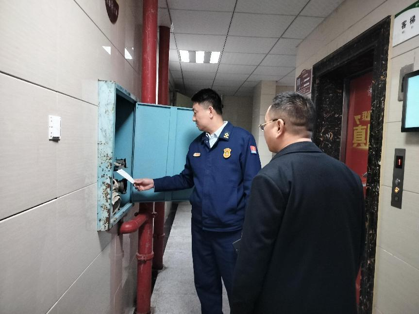 北塔区消防救援大队深入高层住宅小区开展消防安全检查