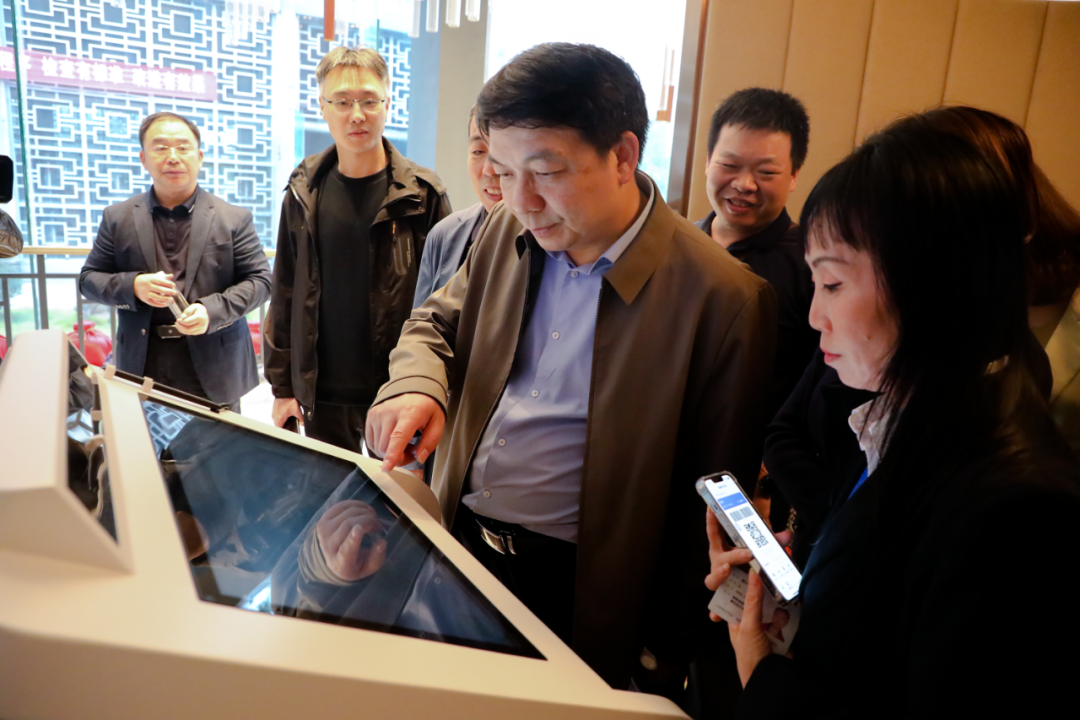 隆学文到北塔区调研指导医保服务进企业工作
