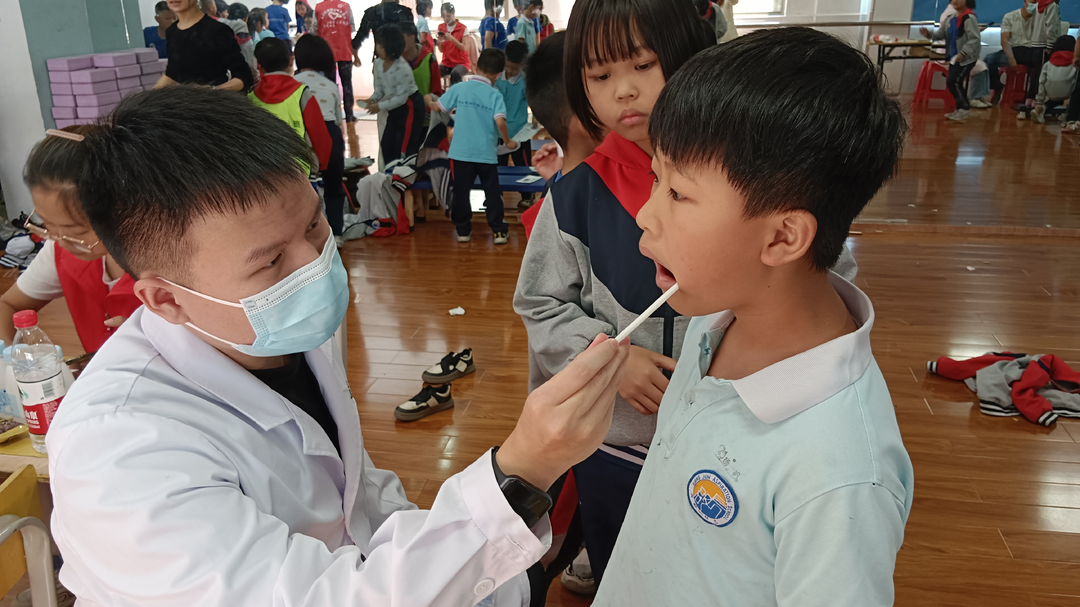 北塔区卫健局：监测学生常见病   持续优化营商环境