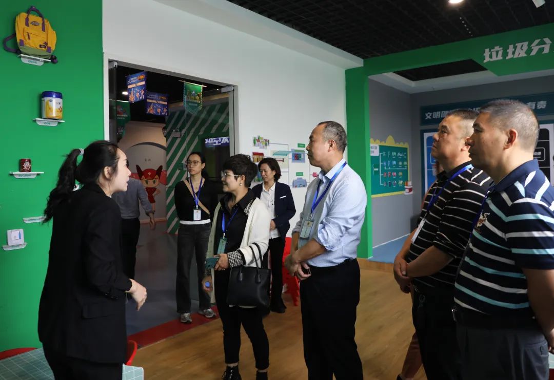 北塔区人大常委会组织常委会委员开展环卫市场化资金绩效工作视察