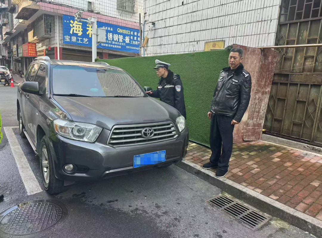 北塔区：车辆夜晚报警扰民，交警立即出警解除