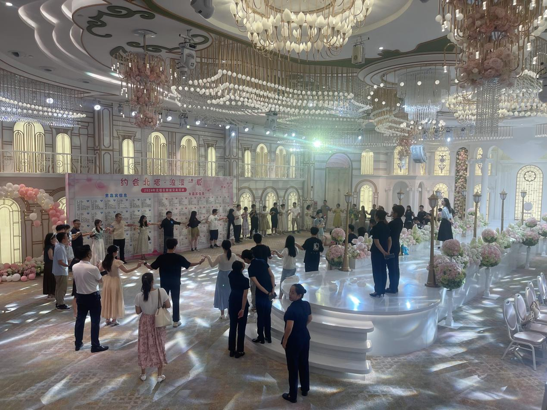 北塔区：浪漫“七夕”情人节，各族青年约会日