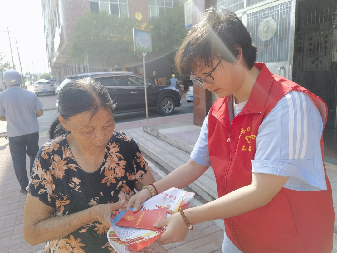 北塔区开展大学生暑假“送法下乡”活动