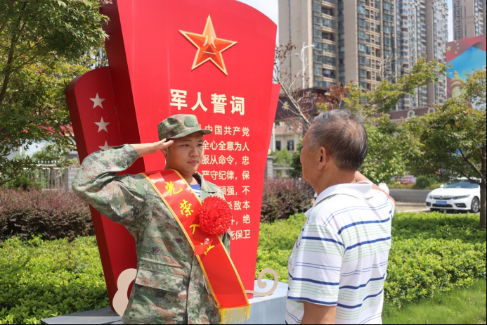 邵阳市北塔区：红色血脉代代传承 扎根十八年的军人梦