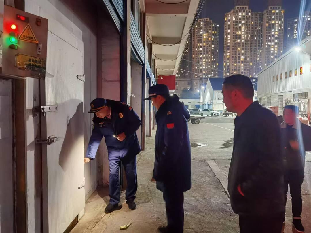 北塔消防深入农贸市场开展消防安全专项夜查行动