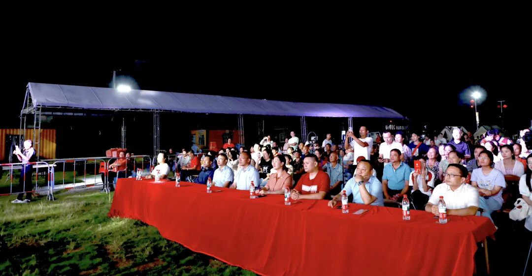 “石榴同心·共融之旅”主题晚会精彩上演 多元文化共绘民族团结画卷