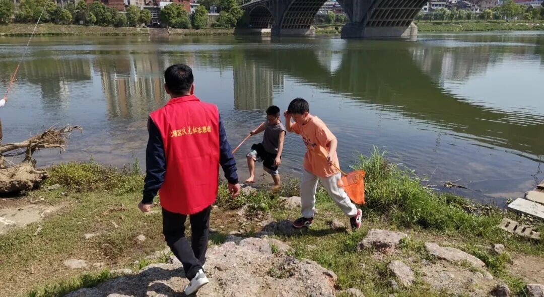 北塔区状元洲街道：“三防三联”织密防溺水安全网