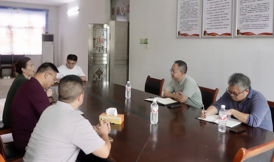 张龚到社区调研基层党建工作