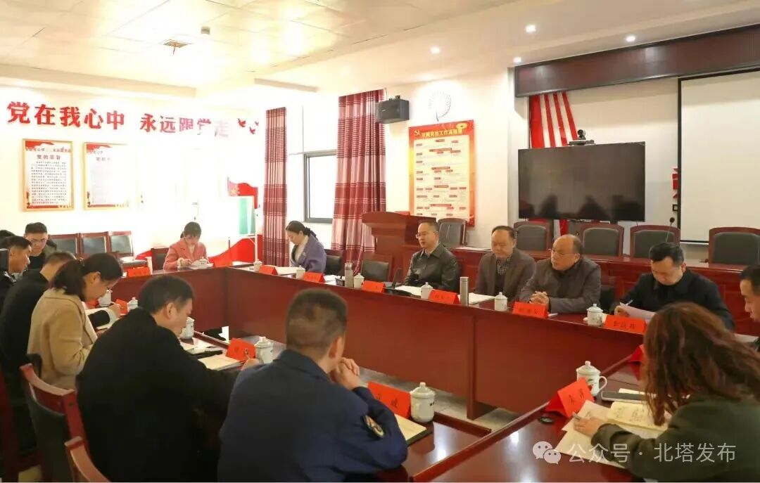 张龚带队调研“城市管理进社区”试点工作