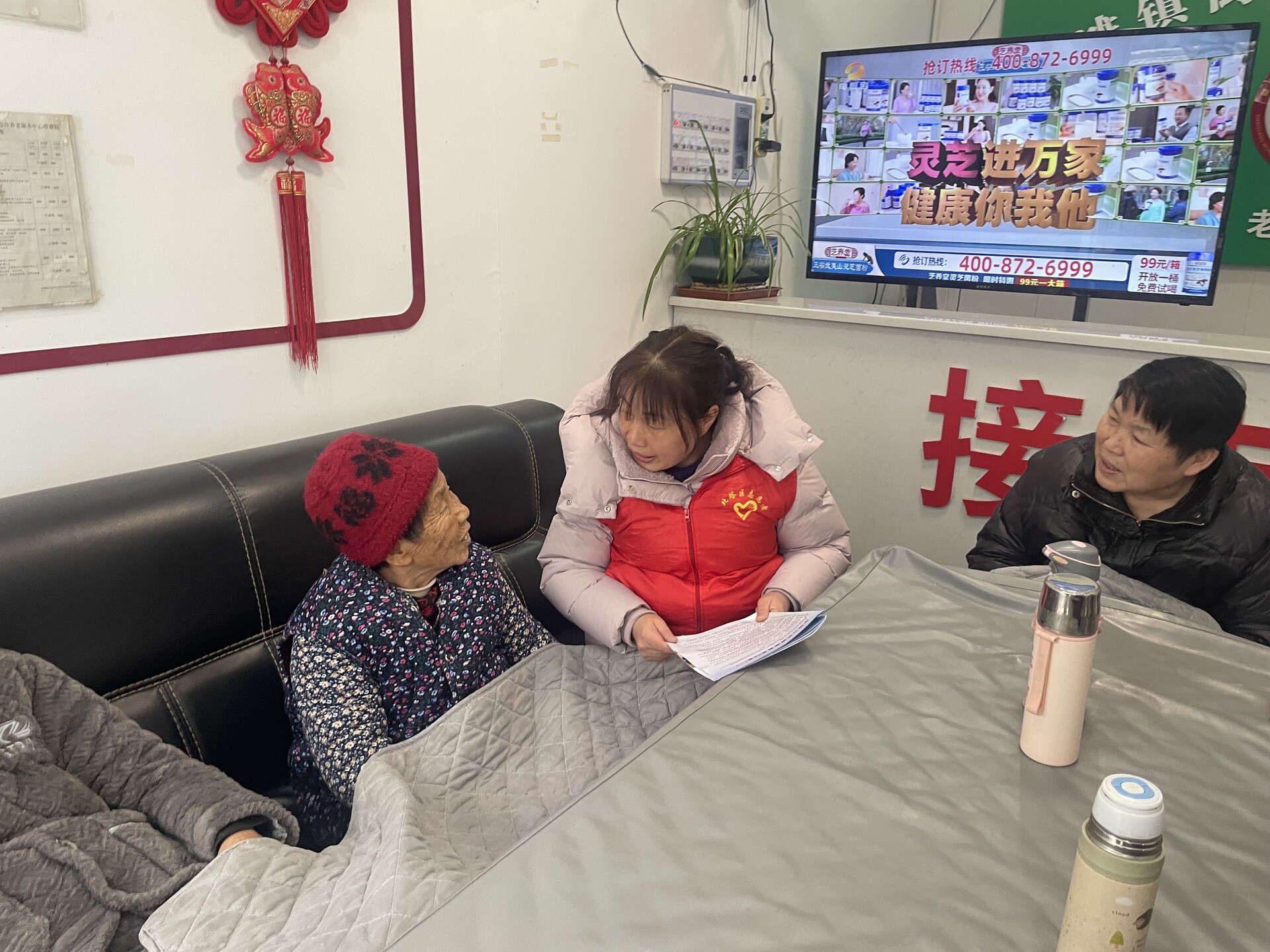 风雪护民生 温情暖北塔