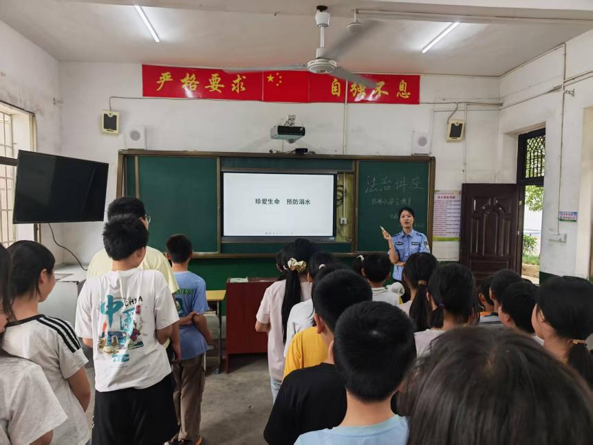 防溺水法治安全进校园 筑牢青少年暑期安全防线