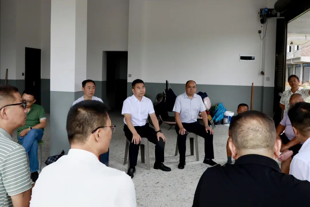 曾晚生现场接访匡家二期安置地遗留问题时强调：提速基础设施建设  统筹解决群众合理诉求